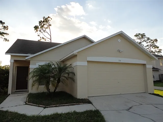 732 McLean Ct — Photo 1