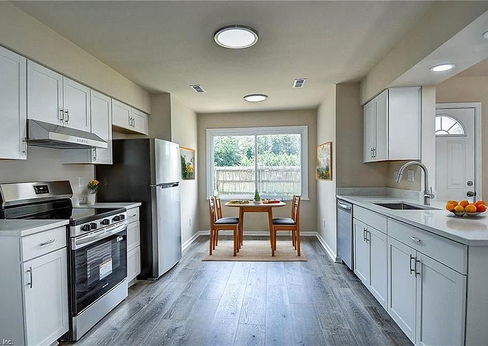 1st image of 2133 Weybridge Dr