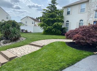 607 Melanie Ct, Williamstown, NJ 08094