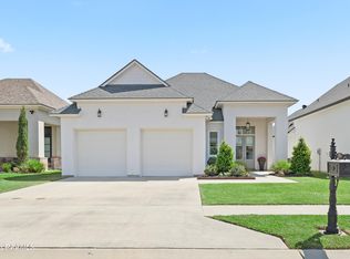 228 Santander Dr, Youngsville, LA 70592