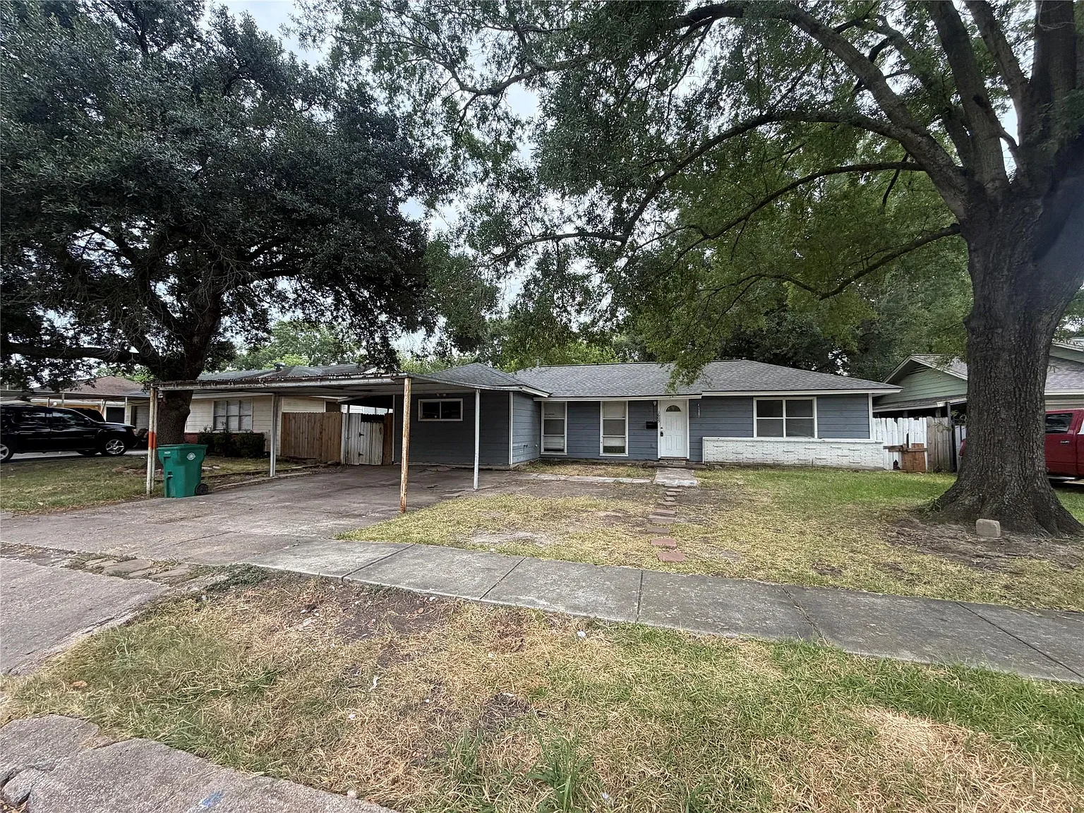 4 bed, 2.0 bath, 1890 sqft, $1,900 — Photo 1