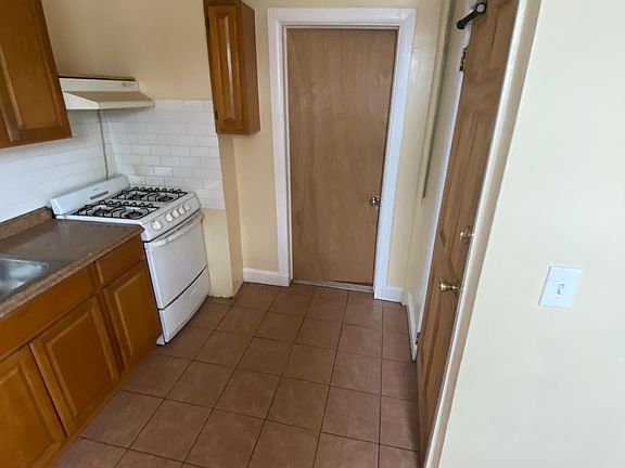 2nd image of 231 Saint Marys Ave APT 3
