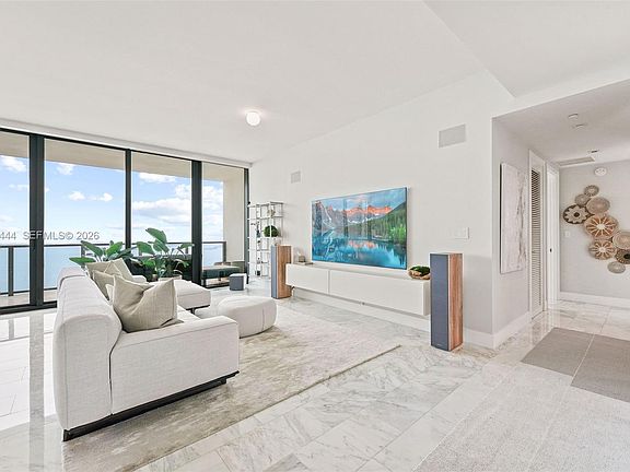 3rd image of 1451 Brickell Ave Unit 2802