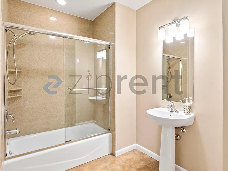 428 Alice St #639 — Photo 22