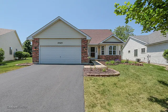 21420 W Sycamore Dr photo 1