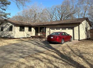 1418 NW Grove Ave, Topeka, KS 66606