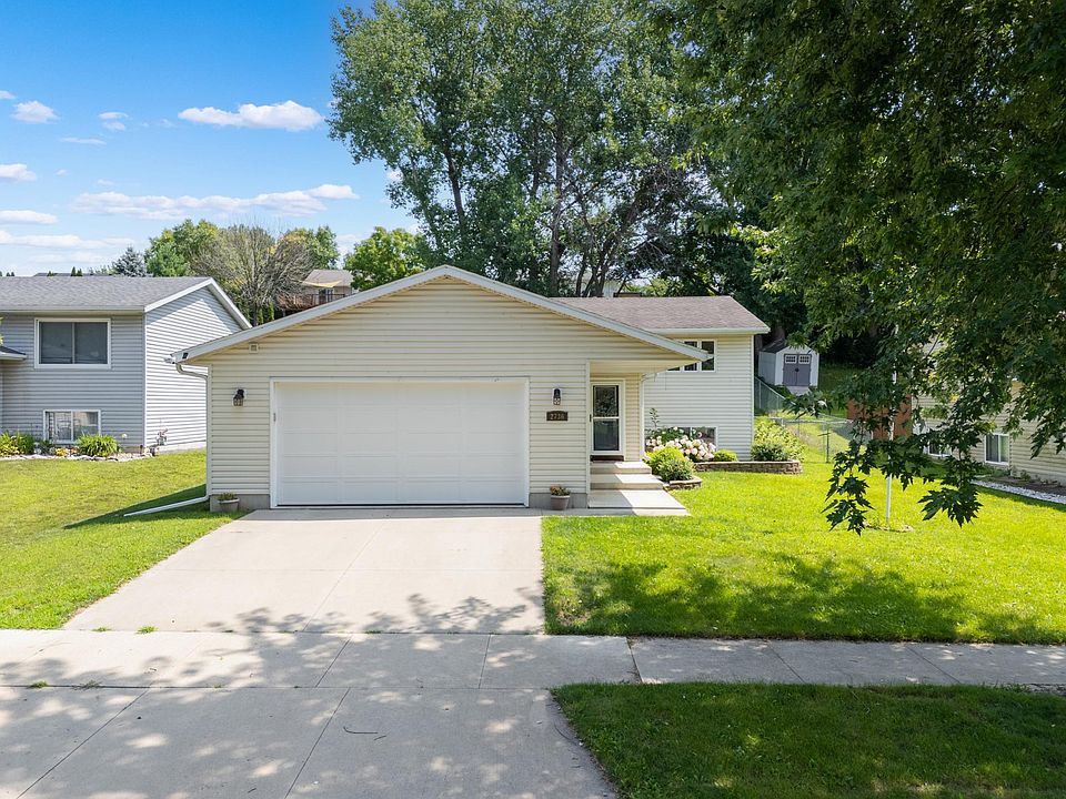 1st image of 2736 Rose Dr SE