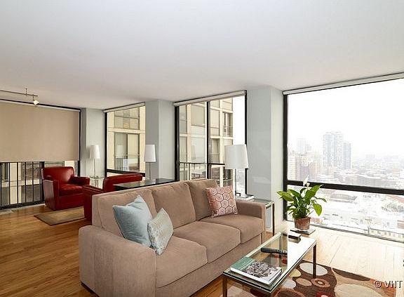 2nd image of 345 W Fullerton Pkwy APT 2504