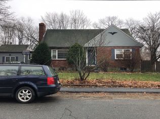 137 Howe St, Natick, MA 01760