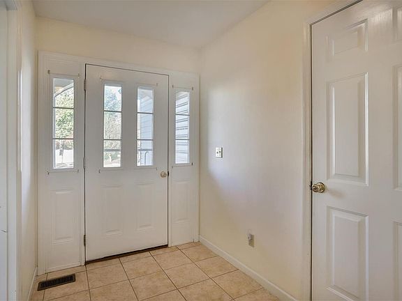 4th image of 5534 Aberdour Ln