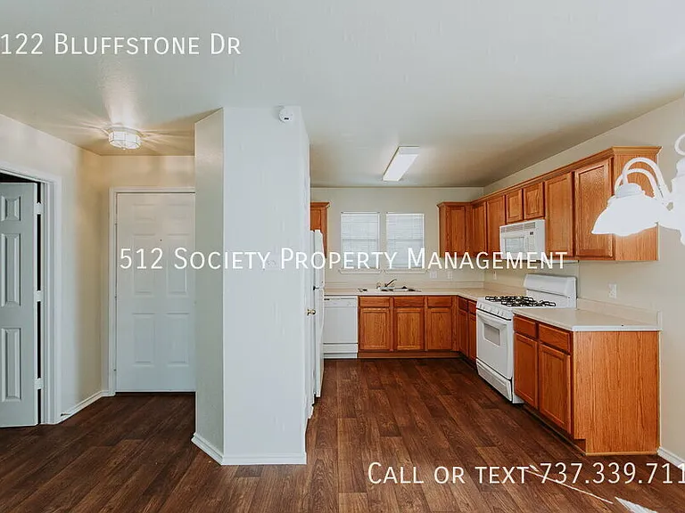 2122 Bluffstone Dr — Photo 27