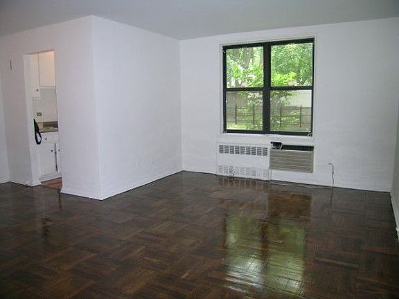 3rd image of 629 Kappock St APT 2G