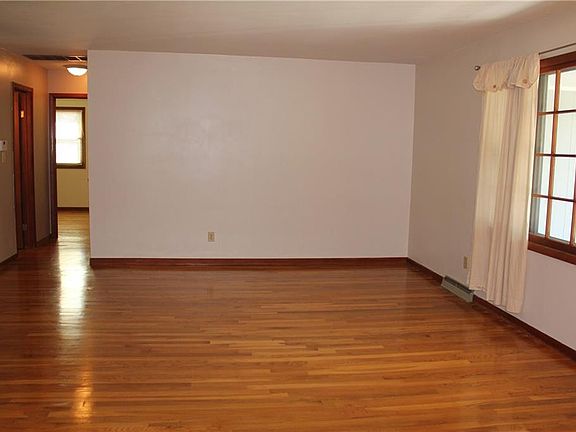 4th image of 2200 Larita Ln