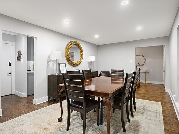 4th image of 9827 Vistadale Dr