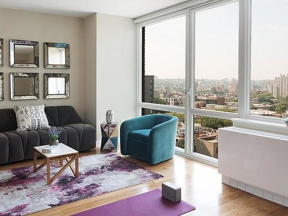 5th image of 33 Bond St APT 1609