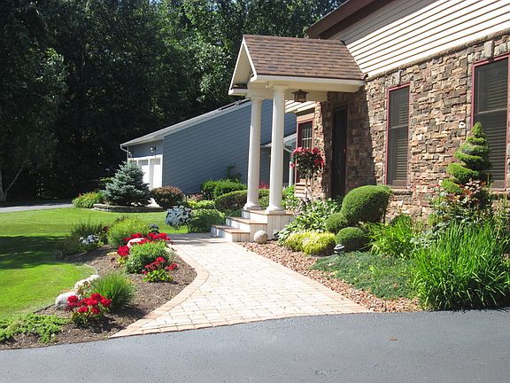 3rd image of 8773 Wedgefield Ln