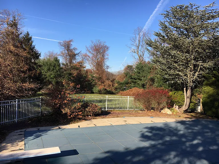 Barbizon Ct — Photo 4