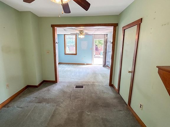 3rd image of 1836 Light St