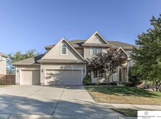 18510 Adams St, Omaha, NE 68135