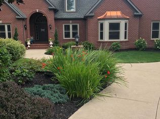 1464 Willow Ln, Akron, OH 44333