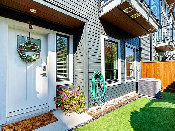 4th image of 303 171st St #13