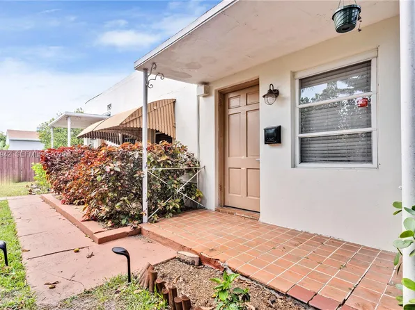 427 NE 107th St, Miami, FL 33161