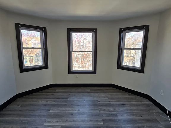 4th image of 47 N 6th St Unit 2