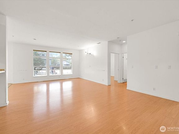 4th image of 11516 85th Avenue S
