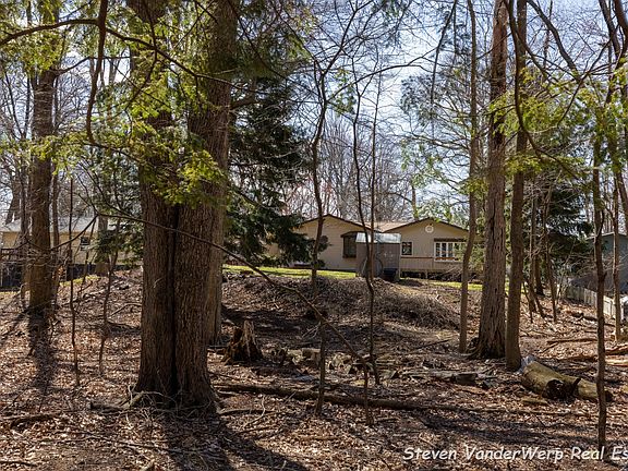 4th image of 1717 Dykhouse Ave