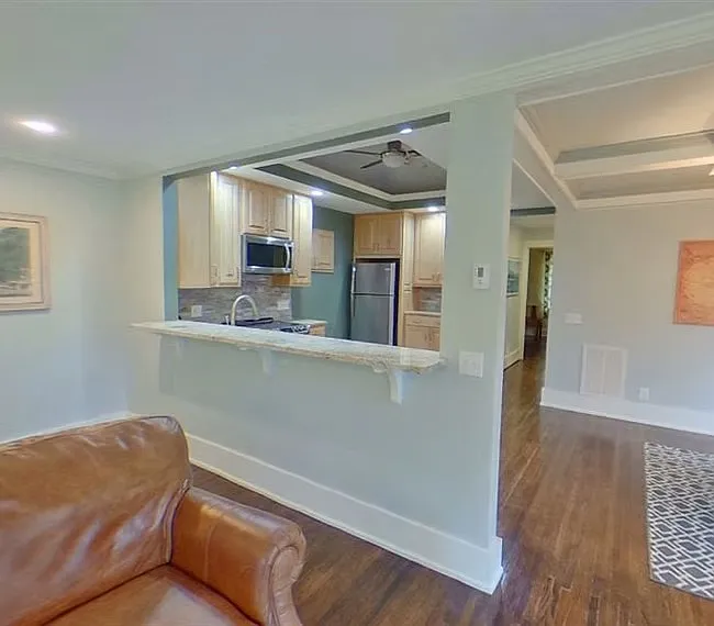 2 bed, 1353 sqft, $1,900 — Photo 2