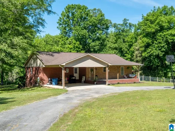 5261 Gilmer Ln, Rainbow City, AL 35906