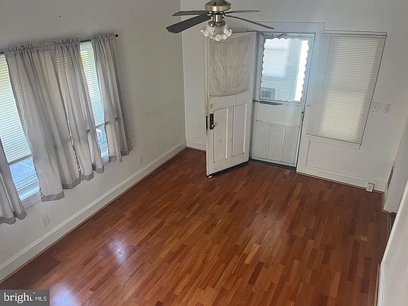 4th image of 461 S Sycamore St