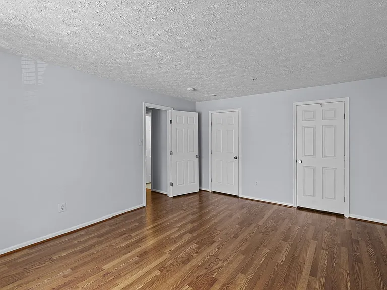 815 Deering Rd — Photo 15