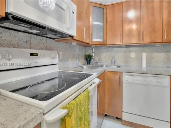 2401 Collins Ave, Miami Beach, FL