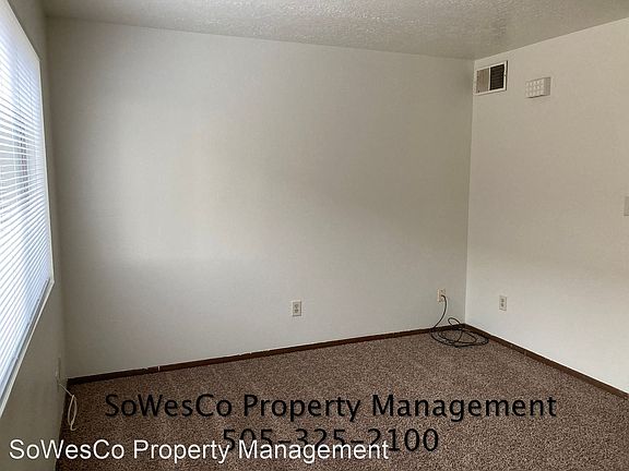 3rd image of 826 N Vine Ave APT A