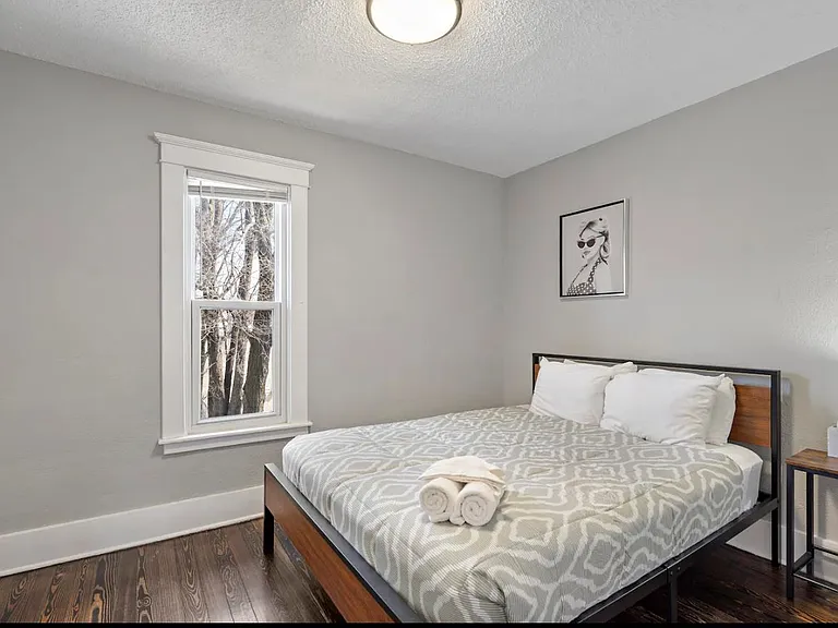 148 Laprairie Ave — Photo 7