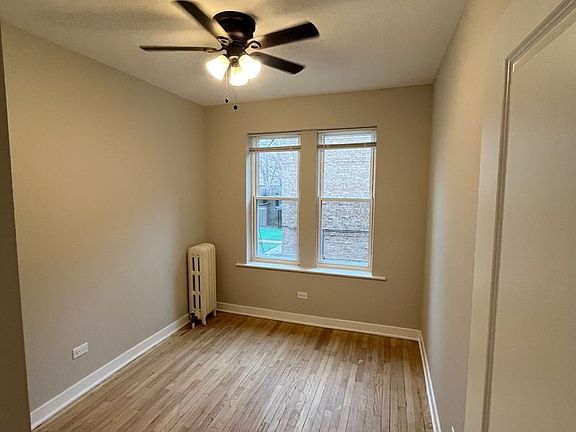 5th image of 4022-4028 N Mozart St #4024-3B