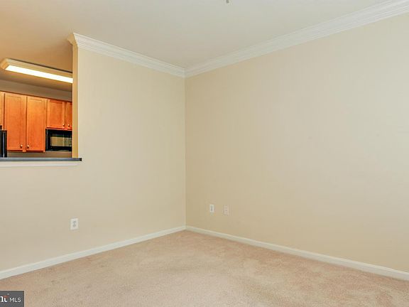 4th image of 4862 Eisenhower Ave Unit 270