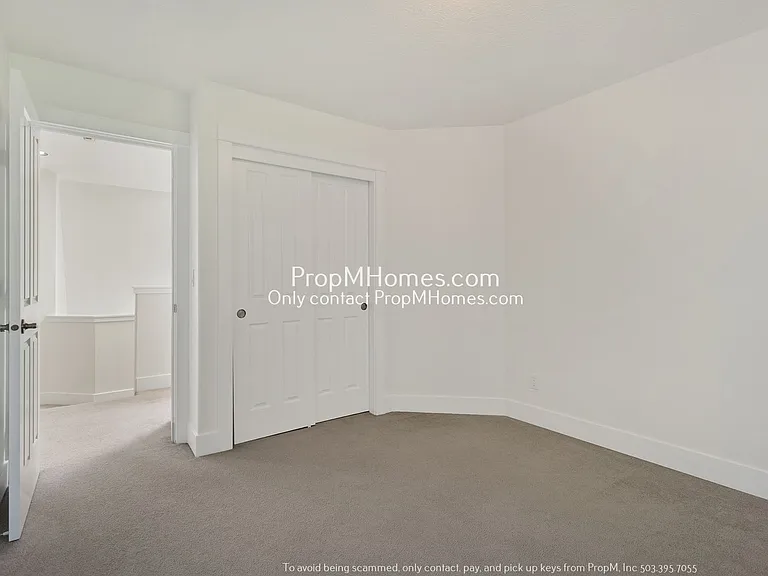 340 SW Delta Dr — Photo 23