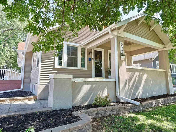 529 Dexter St, Clay Center, KS 67432