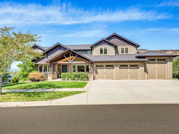 123 Monterey Dr, Medford, OR 97504