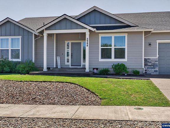 2nd image of 2988 Clearwater Dr NE