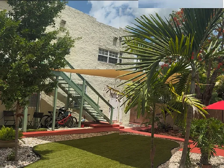 411 S Ocean Breeze — Photo 1