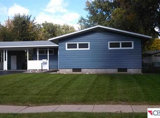 5616 Northwest Dr, Omaha, NE 68104