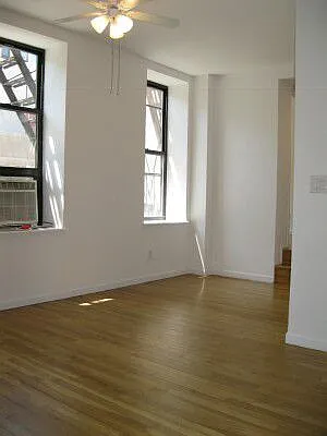 Rented by Tower Brokerage | media 19