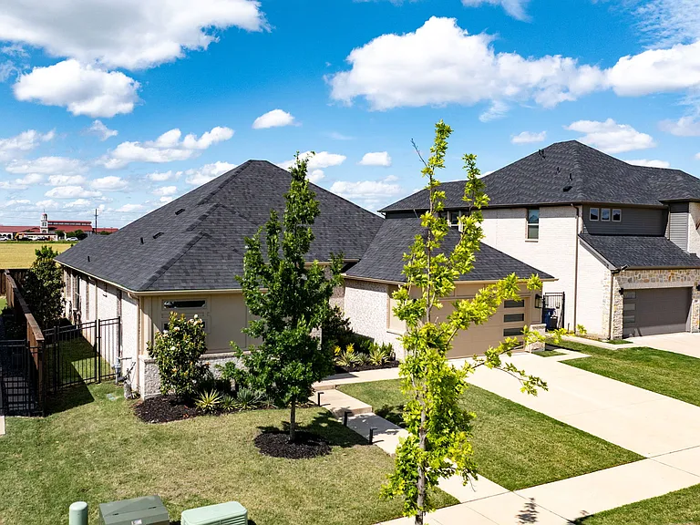 2560 Horsetail Rd — Photo 39