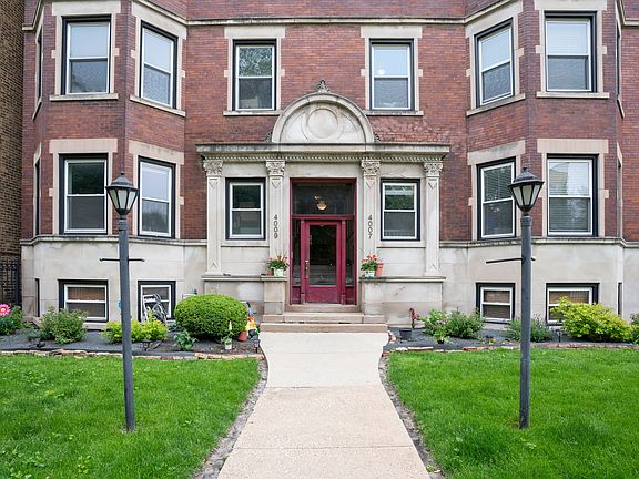3rd image of 4007 N Kenmore Ave APT 2