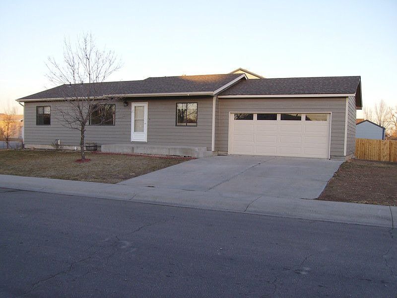 1st image of 705 Lilac Dr