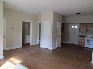 11 E Dezeng St, Clyde, NY 14433