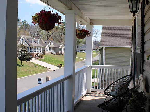 4th image of 396 Olivia Ln